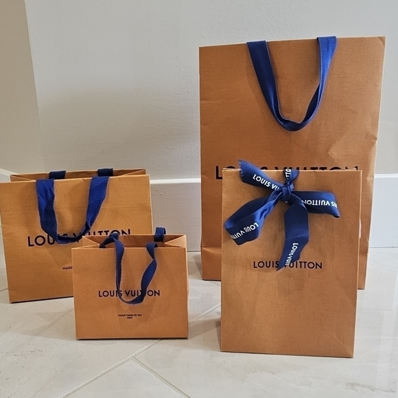 Louis Vuitton Set of 4 Shopping Bags Various Sizes - Picture 1 of 11